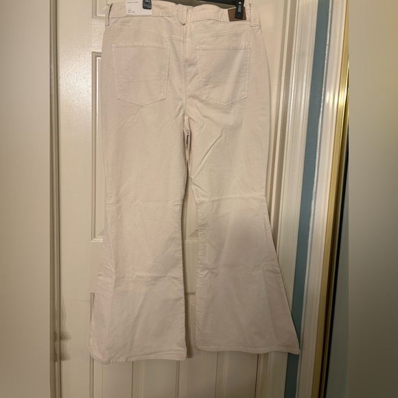 American Eagle Corduroy Flare Pants cream NWT size 18 - Picture 5 of 10